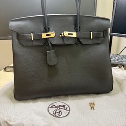 Luxury Handbag - Perfect Condition 
