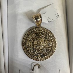 10k Aztec/mayan Pendant 