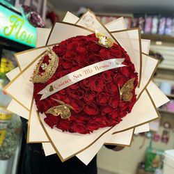 Ramo Buchon De 100 Rosas/ 100 Rose Bouquet 