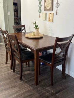 Dinner Table & 4 Chairs