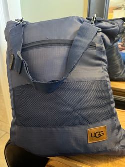 UGG Blue Picnic Blanket w/Strap to Carry for Travel Pick Up or I will Ship