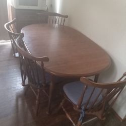 Pennsylvania House Dining Room Table  W/6 Chairs