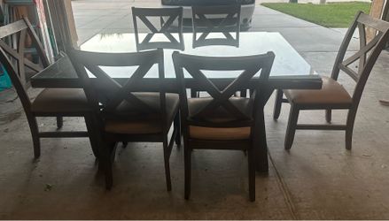 Dinning table