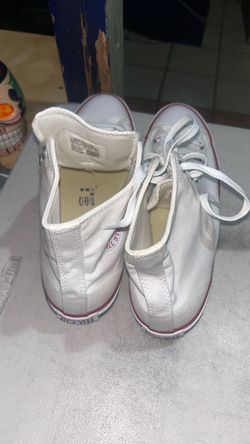 Men’s size 9 white converse