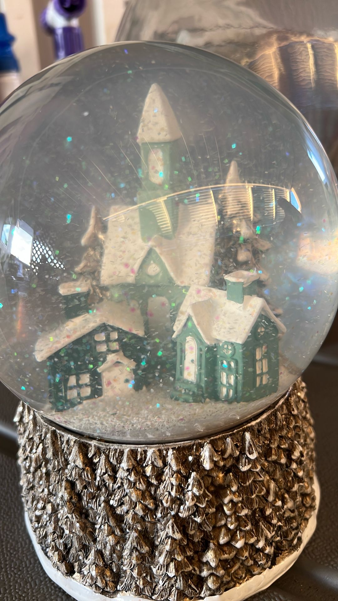 Green Christmas Village, Snow Globe