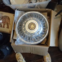 Cadillac 1984 Hubcaps