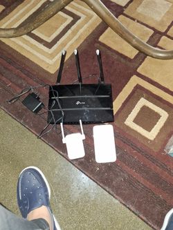 Tp Link Ac1750 WiFi Router And Tp Link Extenders