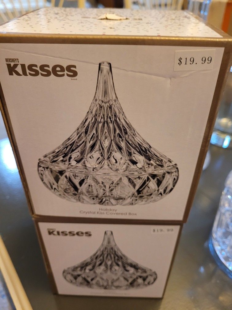 2 Crystal Kiss Candy Jars NIB