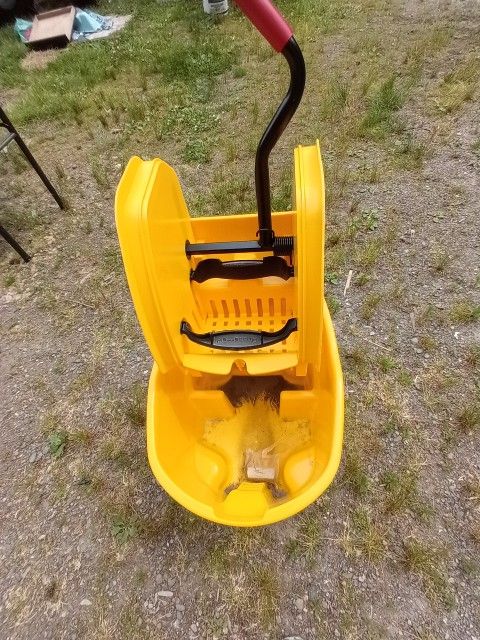 Rubbermaid Mop Bucket