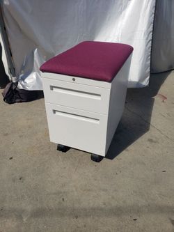 File Cabinet With Lock And Seat
