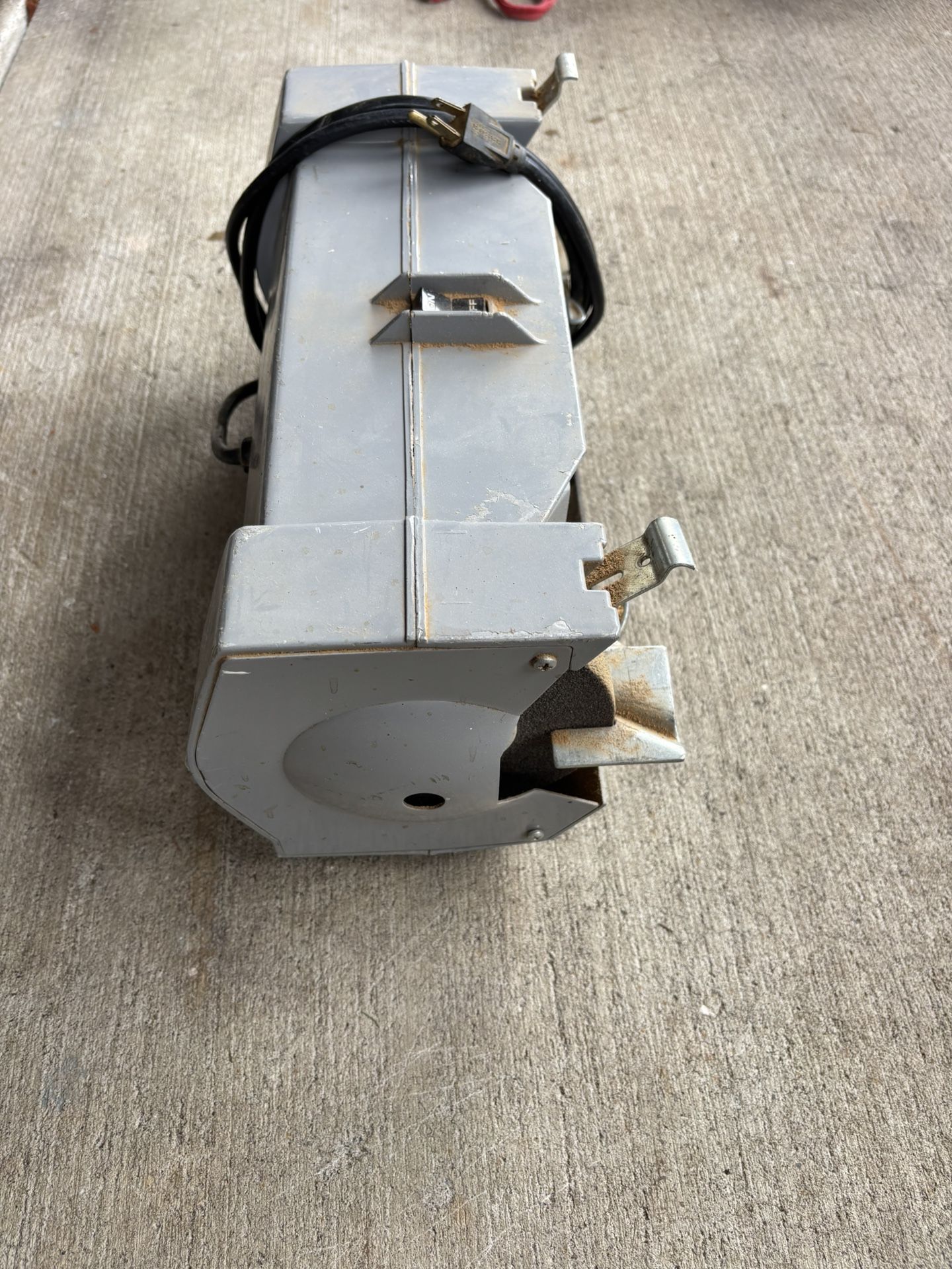 BENCH GRINDER - 6 INCH