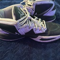 Nike Kyrie Infinity TB Size 8