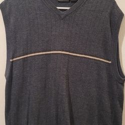 Van Heusen Grey Sweater Vest Large 