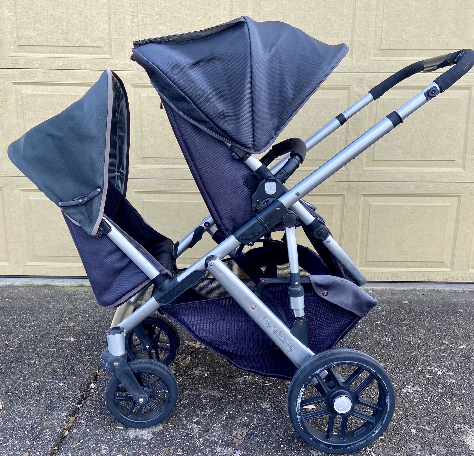 Pickup Pending 2010 UPPAbaby Vista In Excellent condition!