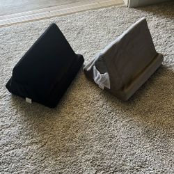 2 Foam Tablet Stands 