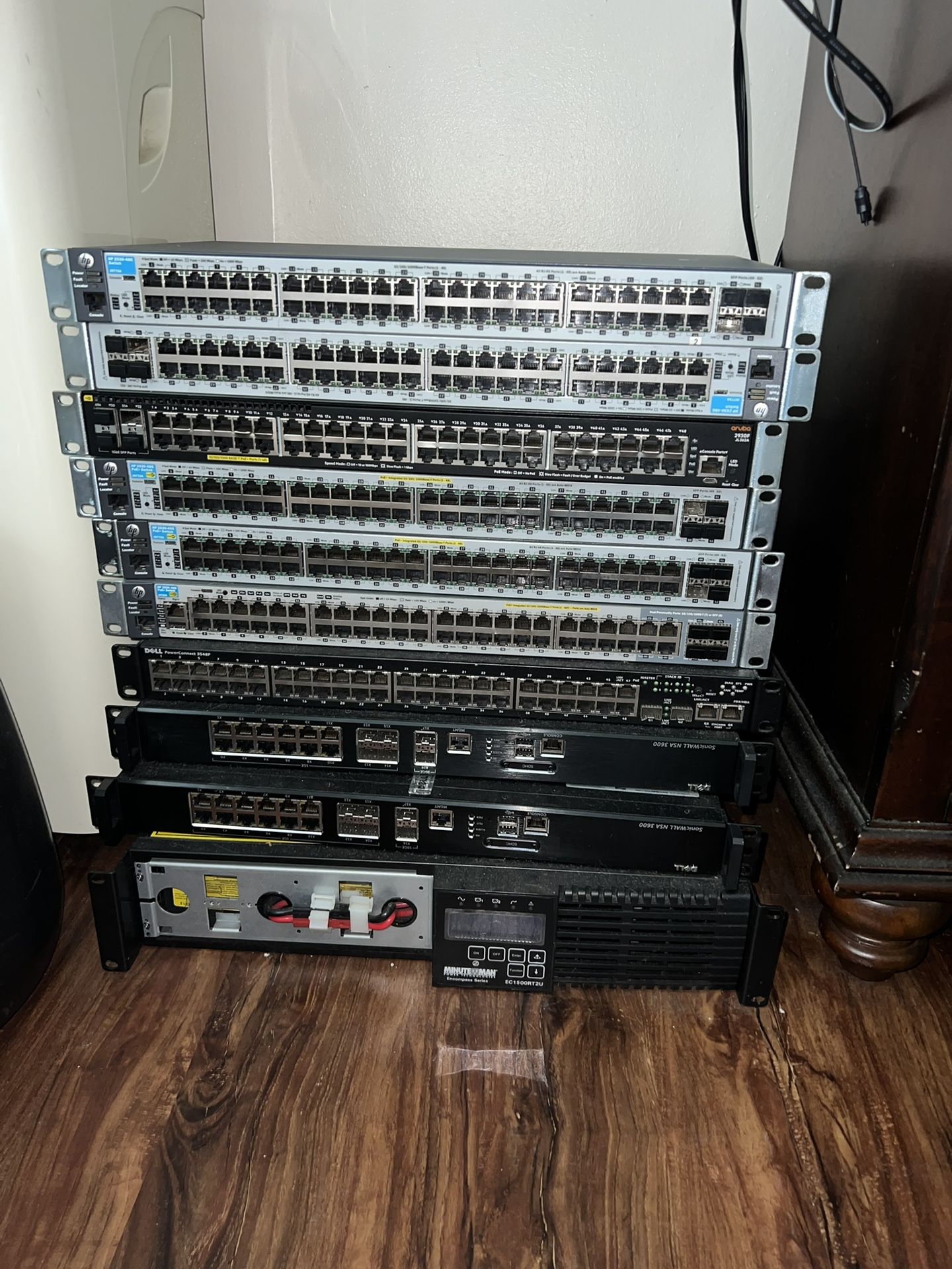 9 HP & Dell Switches. All 9 switches $100