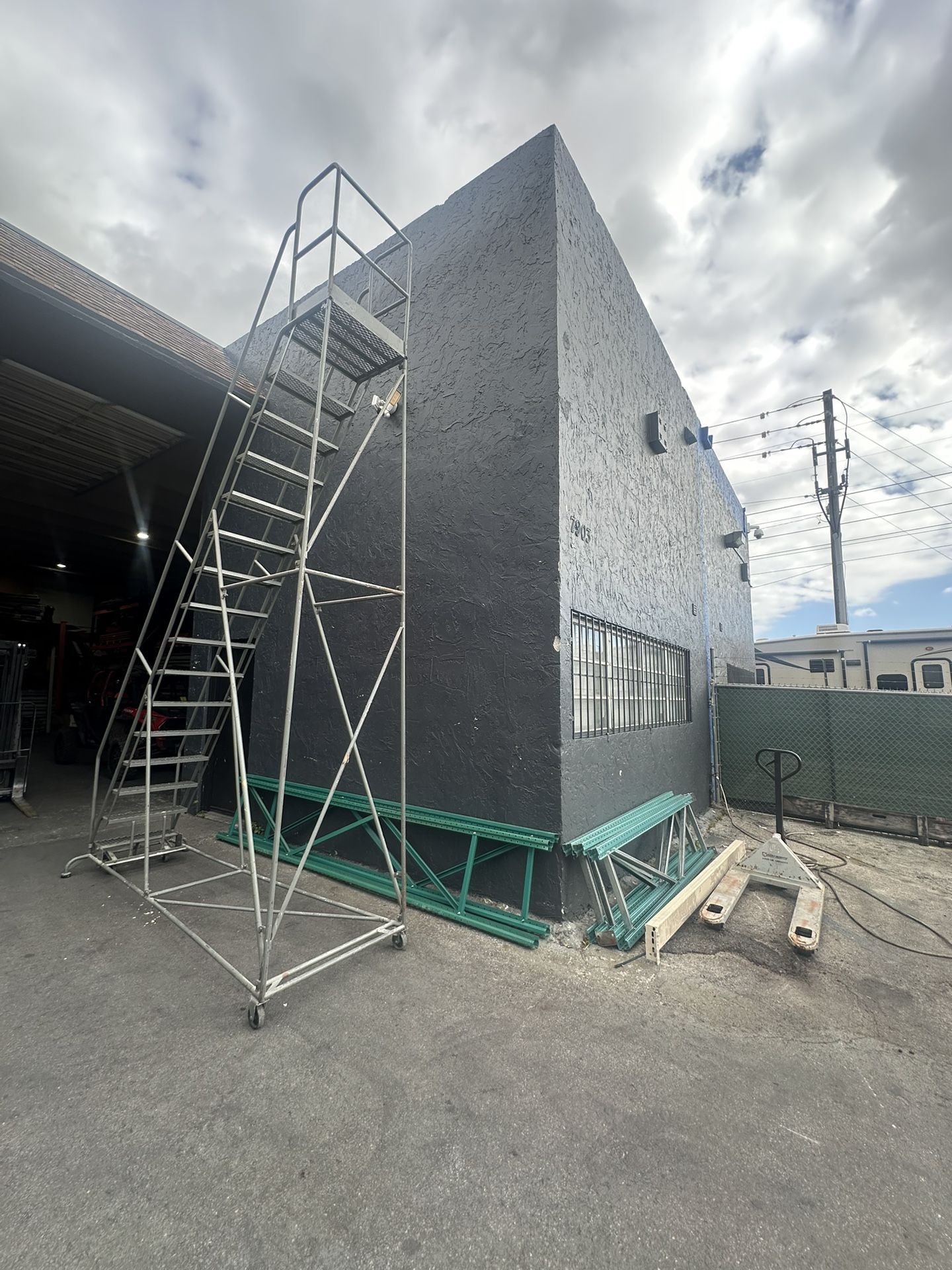 16 Step Warehouse Rolling Ladder 