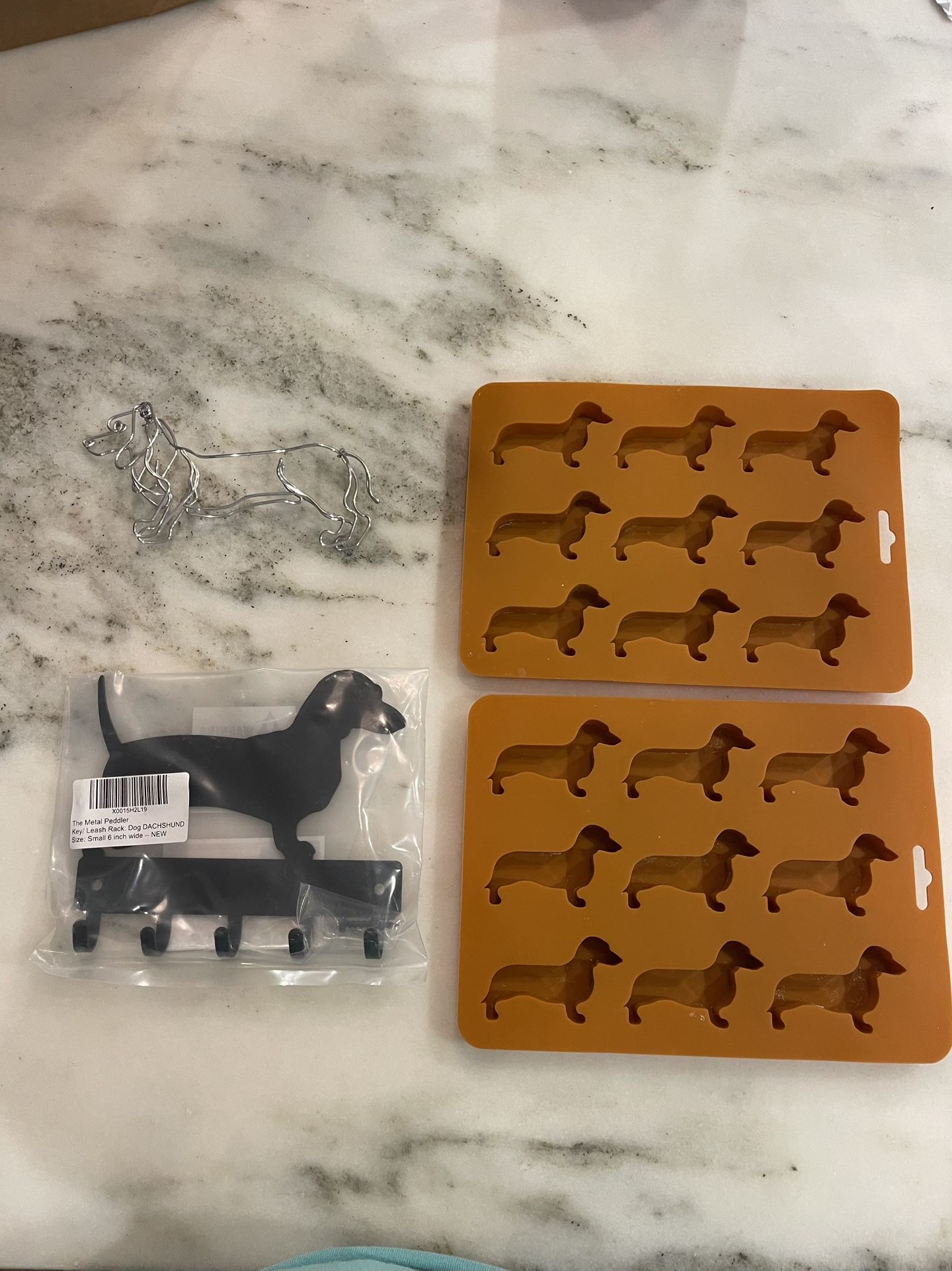 Dachshund-Themed Kitchen & Decor Set – Silicone Molds, Decorative Wire Art, & Leash Hook
