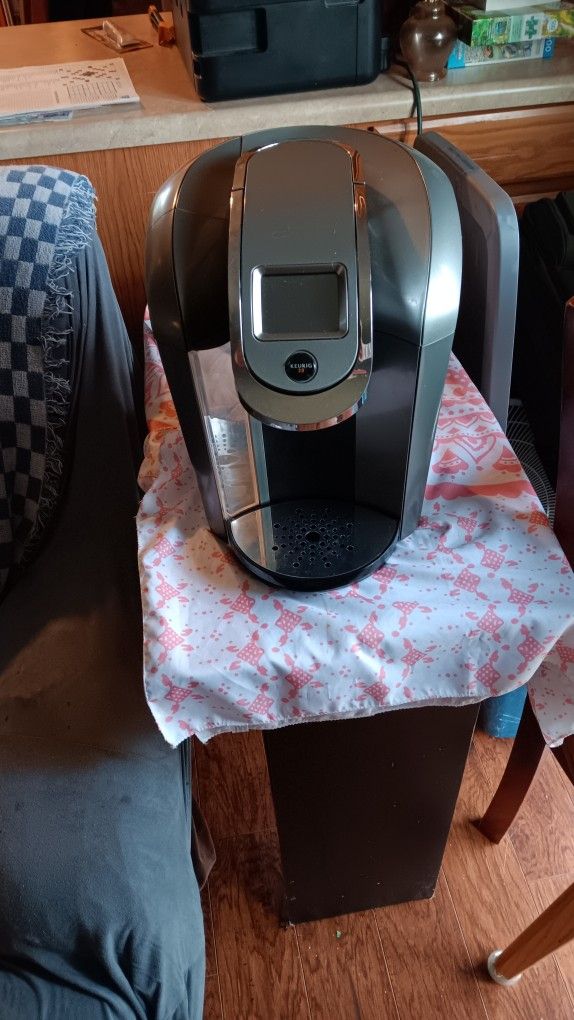 Keurig 2.0 Coffee Maker Model K500 Silver & Gray Touch Screen TESTED & WORKS