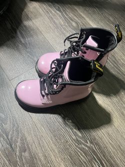Size 9C Dr Martens boots