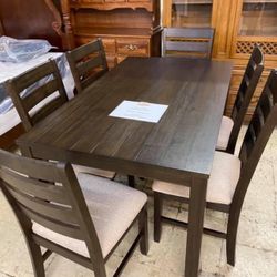 Ashley New Brand ⭐️ Rokane Brown Dining Table And Chairs⭐️ Great Financing Options⭐️