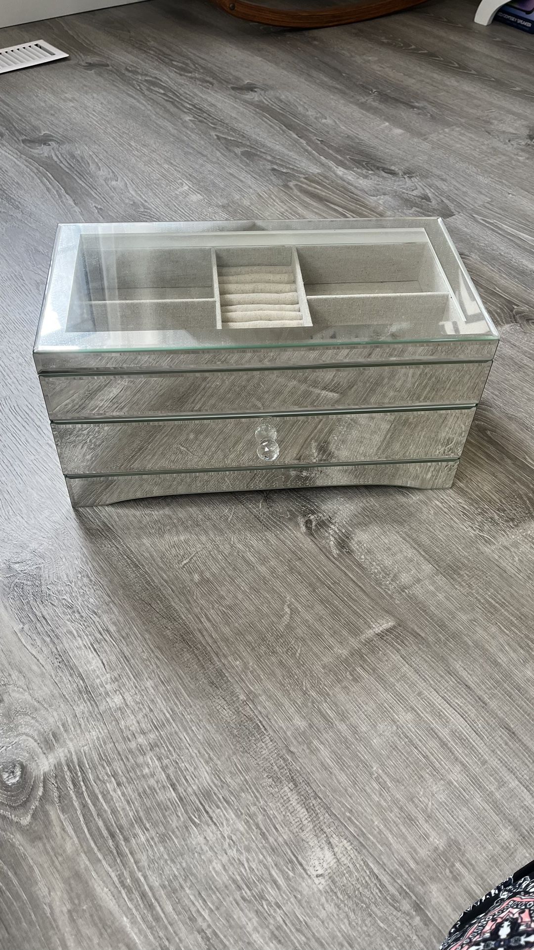 Tahari Large Heavy Glass Mirrored Jewelry Organizer Decor Box