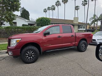 2017 Nissan Titan