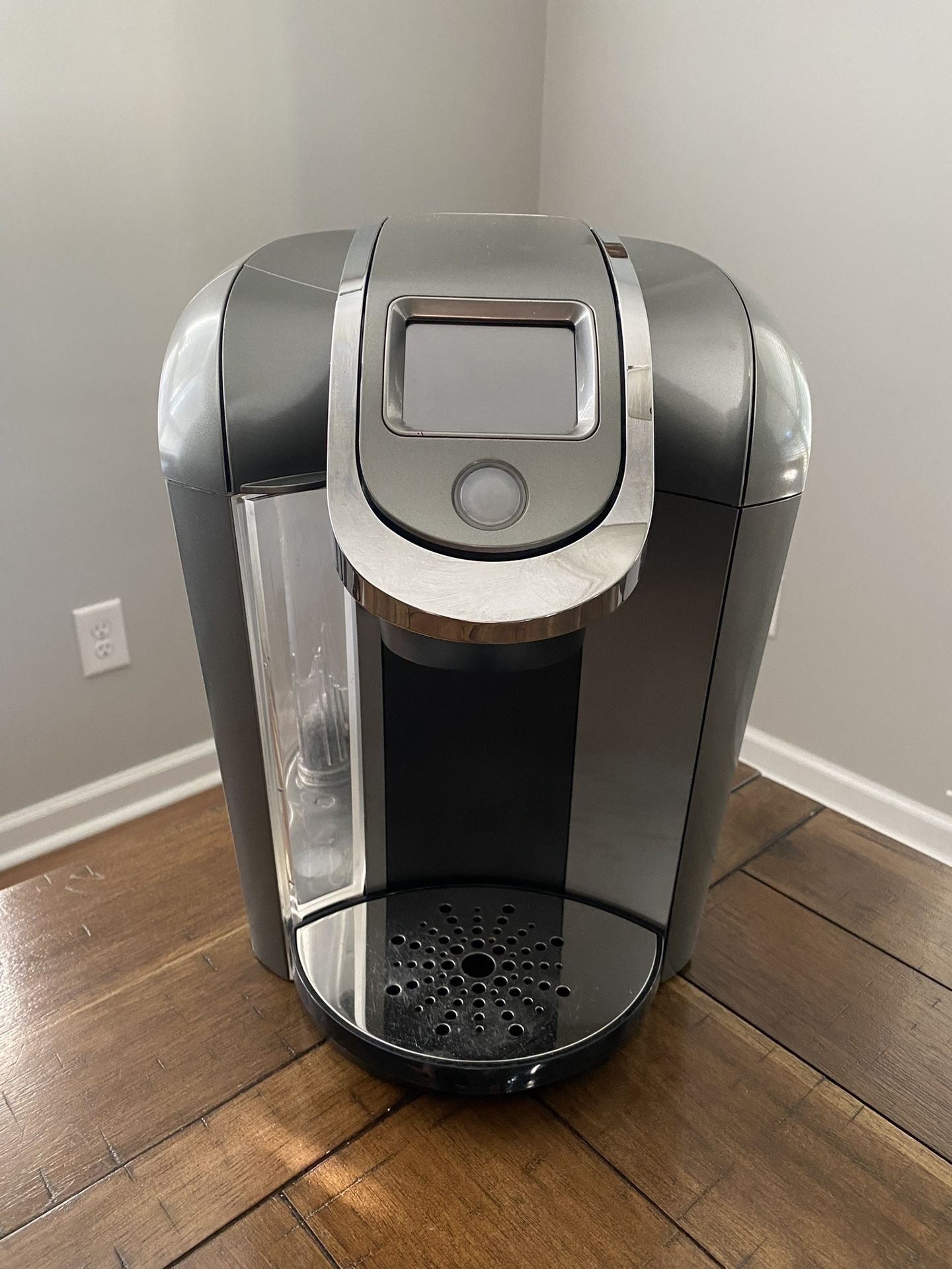 Keurig 2.0 Coffee Maker Used, Touchscreen for Sale in Raeford, NC