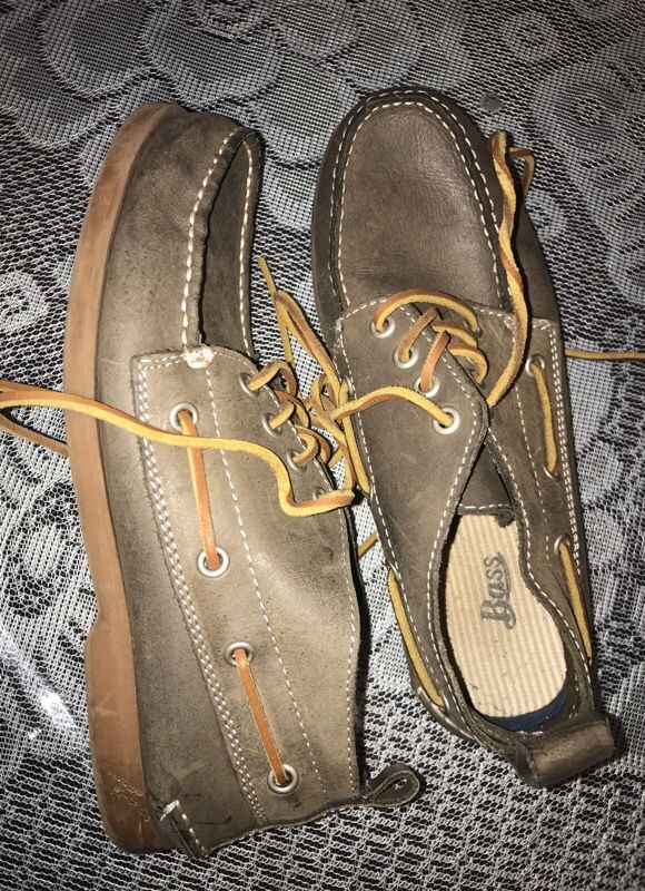 Bass size 7.5 boat shoes.
