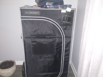 A/ C Infinity Grow Tent