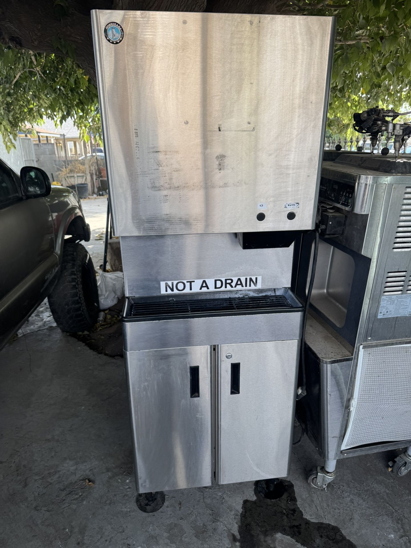 Water/ice Machine