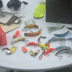 Vintage  25 Lures  With Two South Bend  Reels  With Tackle Box Papers Work