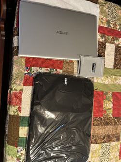 ASUS 17 Inch Laptop With Cover