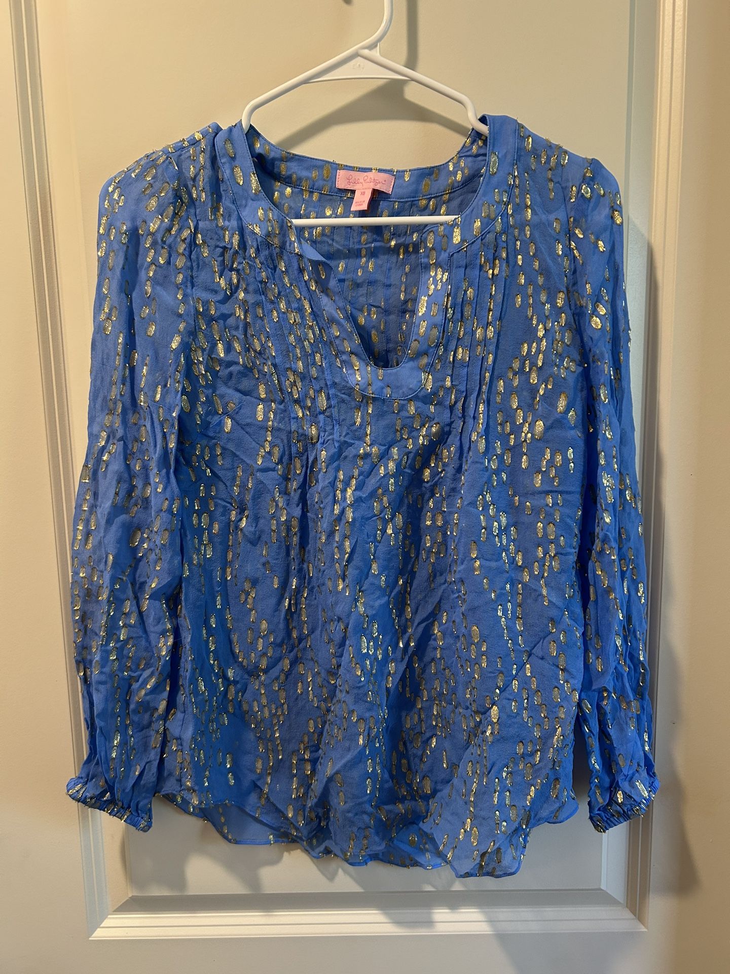 Lilly Pulitzer blue silk Colby blouse with gold pattern size XS metallic