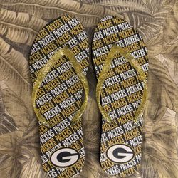 Green Bay Packer Flip flops Size 8-9 NWOT
