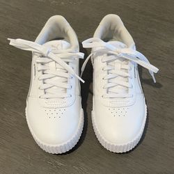 PUMA  Women's Carina Sneaker SIZE 7.5  IN GOOD CONDITION!