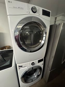 Lg washer and gas dryer 27”