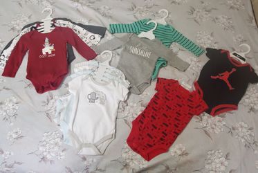LOT 5: BABY BOYS BODYSUITS. SIZE 3-6 M