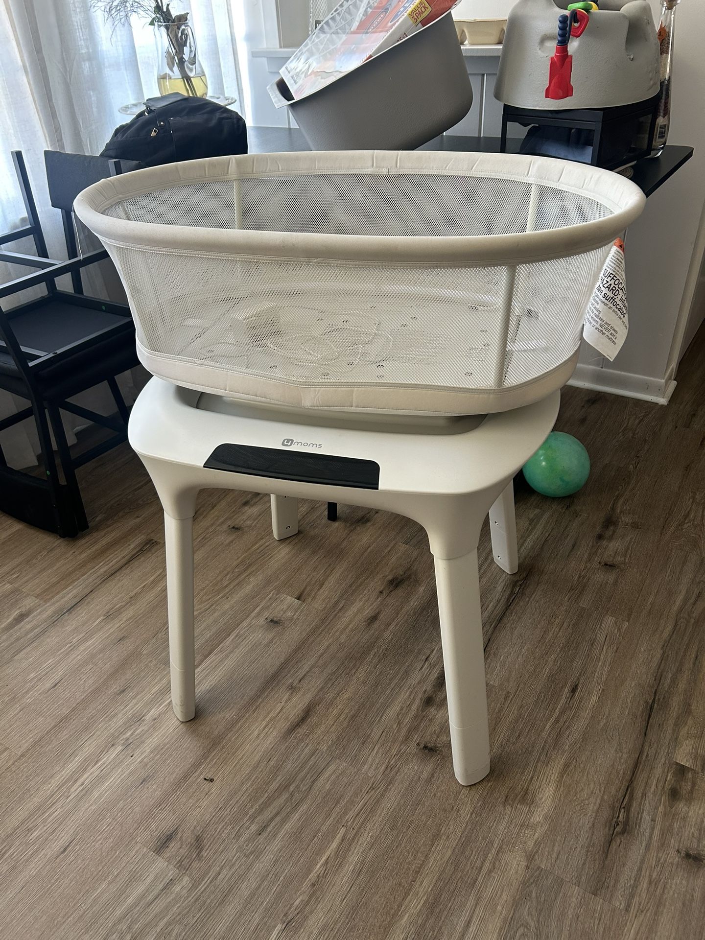 4 moms bassinet