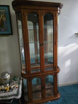 Pulaski Curved End Curio Cabinet