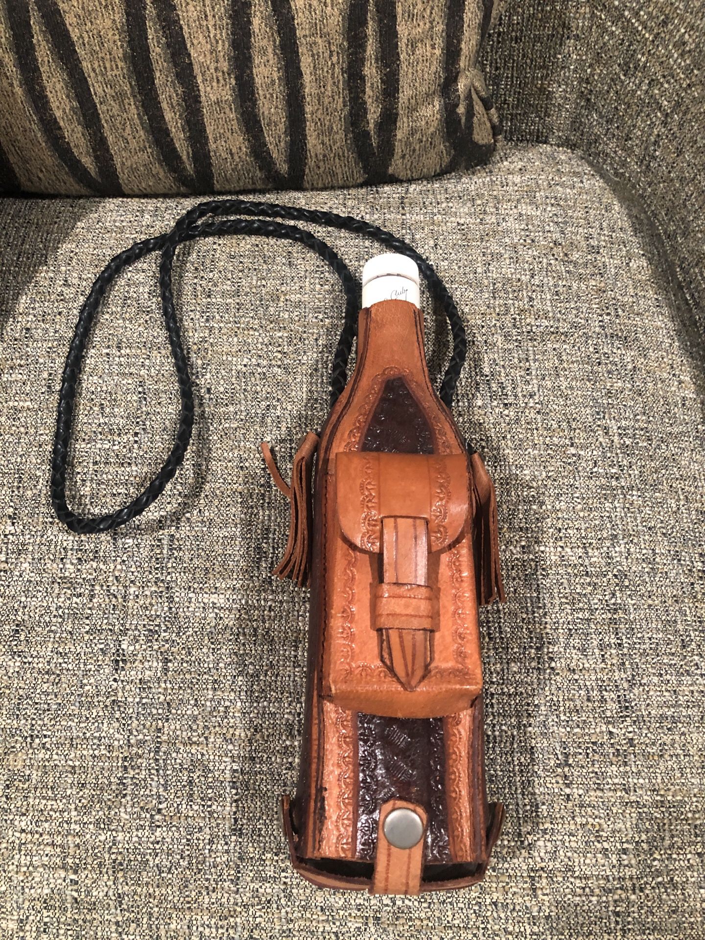 Vintage ELSALVADOR Leather Bottle Holder. Please see all the pictures and read the description