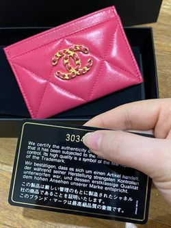 AUTHENTIC CHANEL 19 Card Holder - 20A Pink for Sale in Shoreline