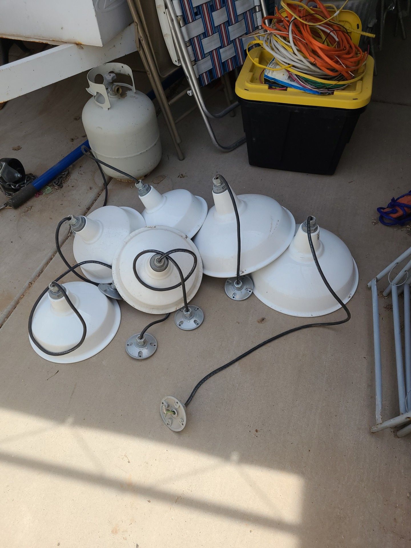 White porcelain hanging lights