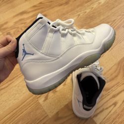 Jordan 11 Retro Legend Blue