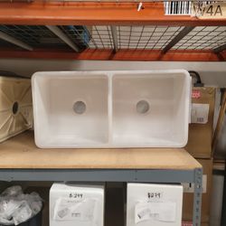 Whitehaus WH3719 37" Double

Bowl Fireclay Farmhouse Sink - White - Like New (Minor Scratches)