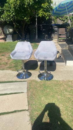 Set of two beautiful stools adjustable comfortable clean good condition everything works well