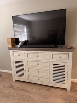 Tv stand and tv