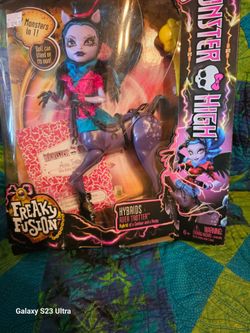Monster High Freaky Fusion Avea Trotter Doll