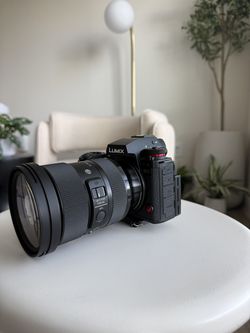 Panasonic Lumix S1 II plus Sigma 24-70 2.8 Art – Like New