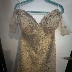 Allure Wedding Gown Off White Size 14